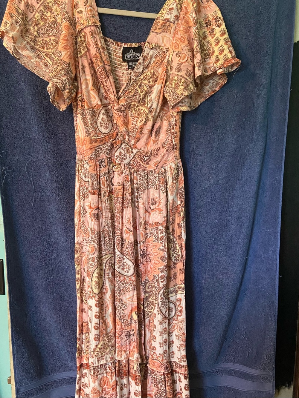 Angie Women’s Summer dress
Size - Medium